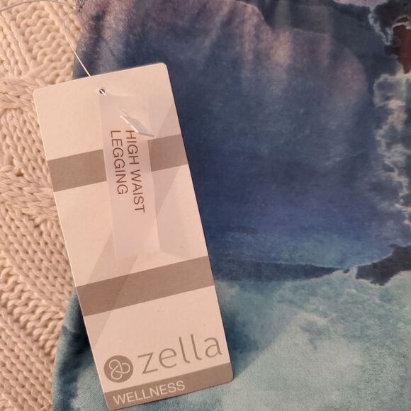 NEW! Zella "Renew" Ultra High Waist Print Leggings - size XS in Blue - Picture 11 of 13
